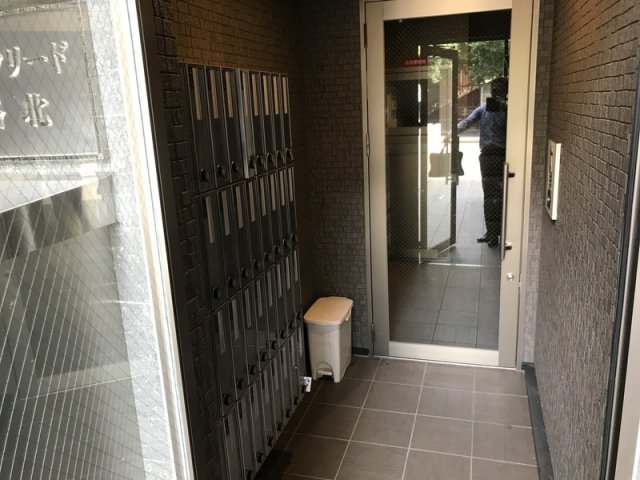 16/16 エントランス