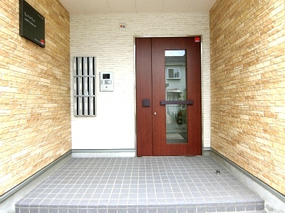 18/28 エントランス