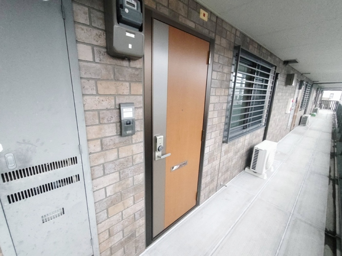 19/23 エントランス