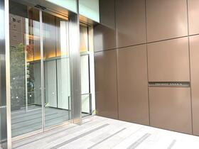 2/2 エントランス