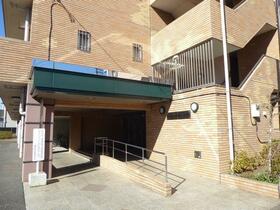 16/16 エントランス