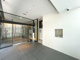 2/2 エントランス