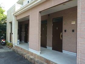 16/16 エントランス