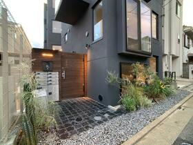 2/2 エントランス