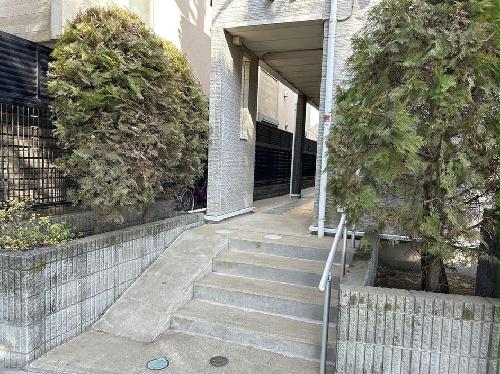 14/14 エントランス