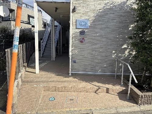 14/14 エントランス