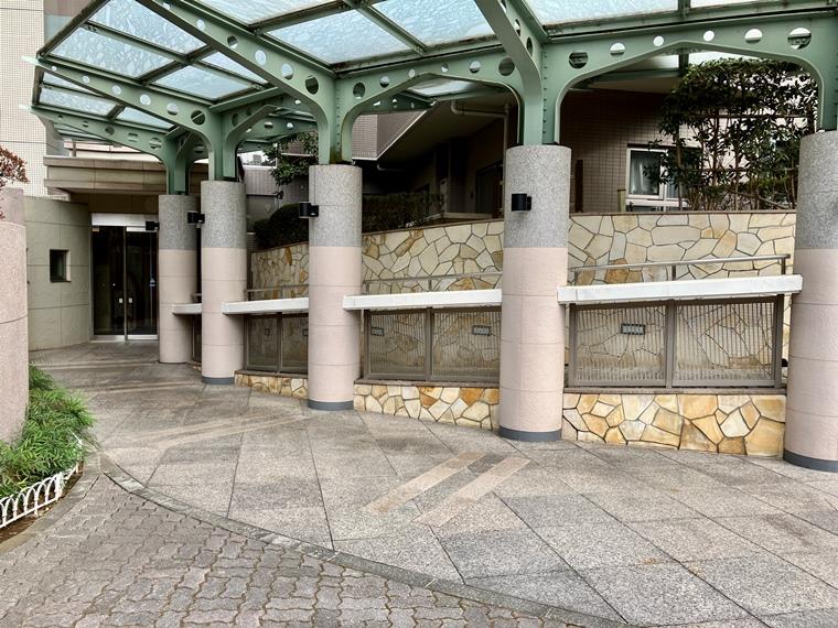 18/18 エントランス