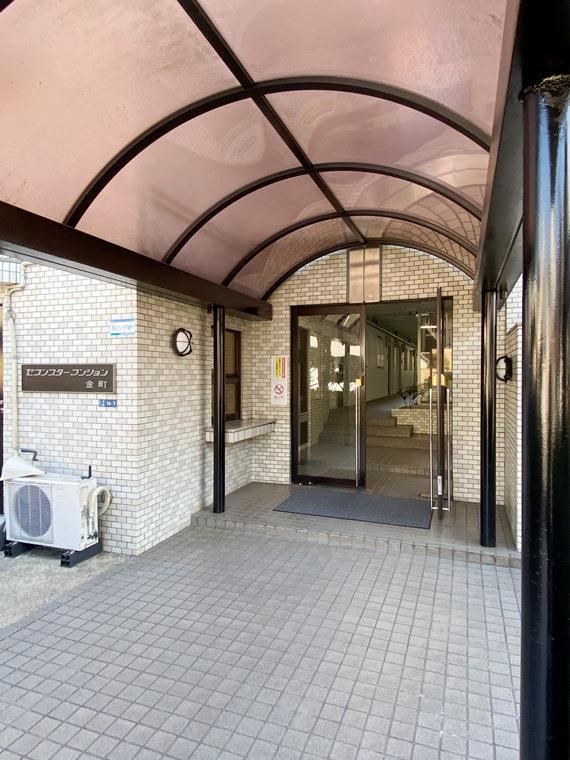 16/16 エントランス