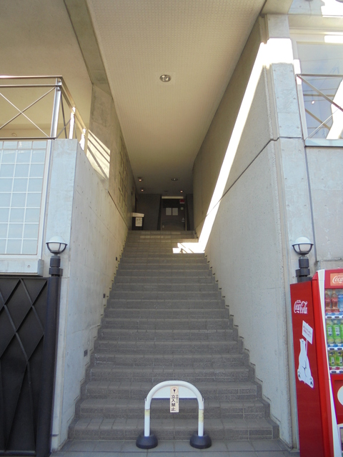 24/28 エントランス