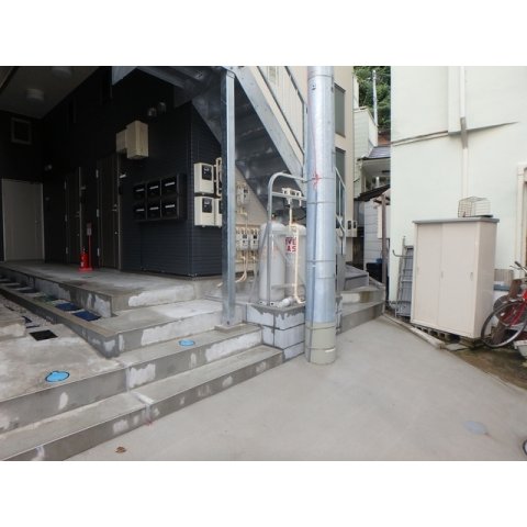 23/24 エントランス