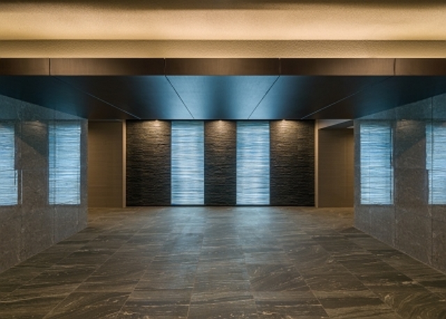 24/30 エントランス