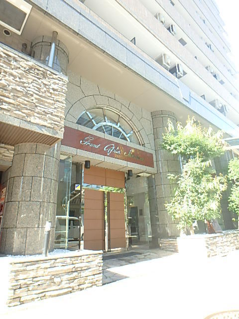 18/27 エントランス