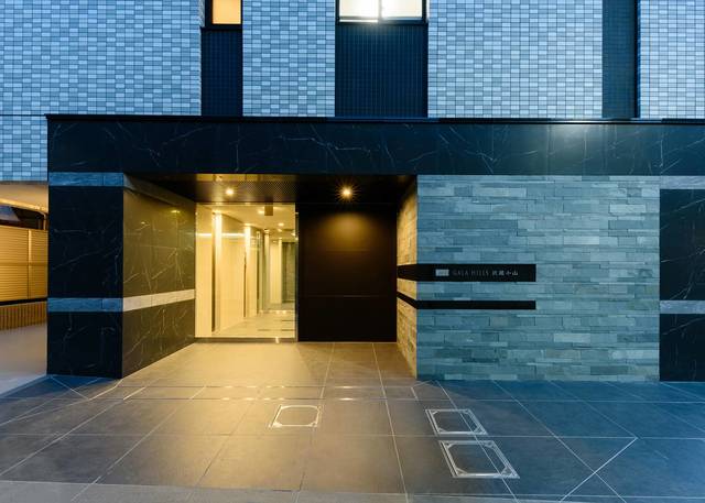 21/27 エントランス