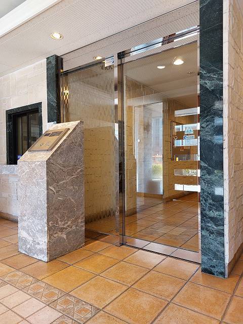 24/28 エントランス