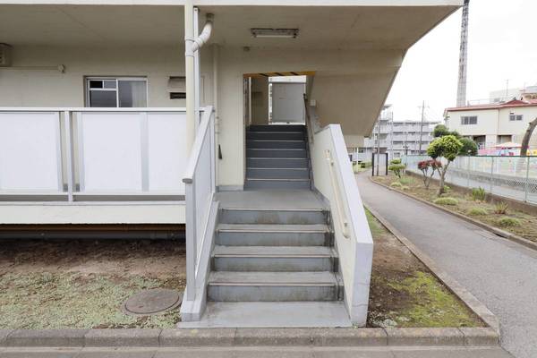 2/3 エントランス