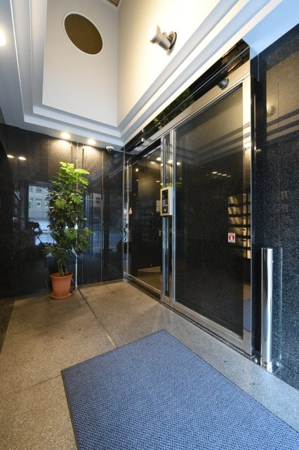 16/18 エントランス