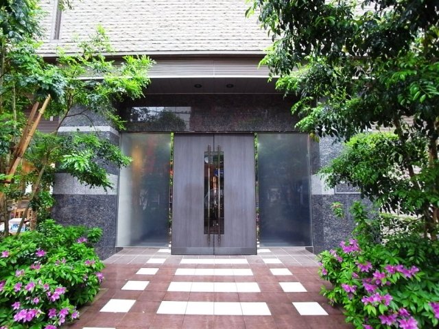 2/4 エントランス