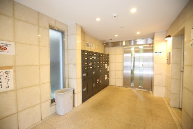 24/26 エントランス