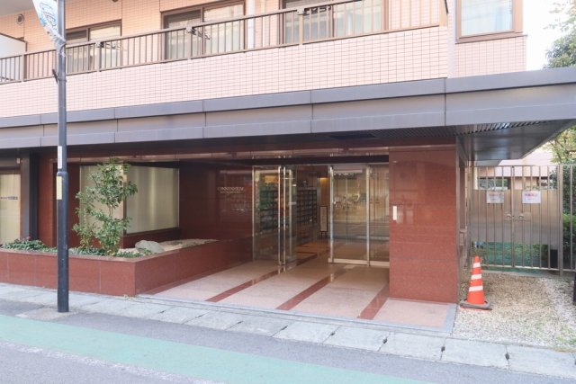 20/22 エントランス