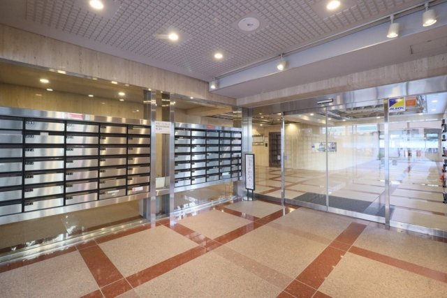 21/22 エントランス