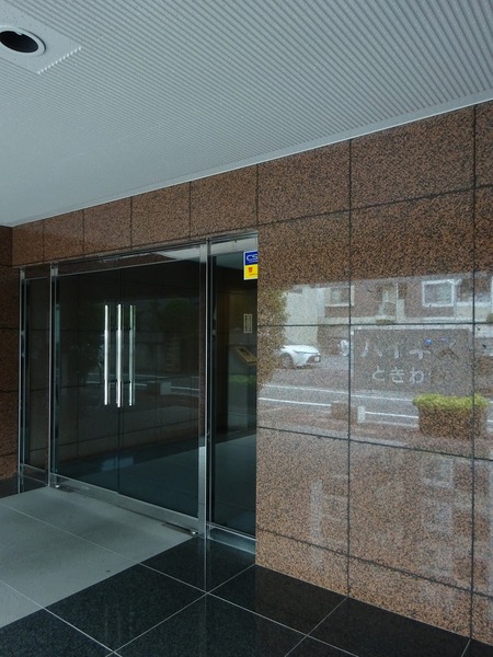 15/15 エントランス