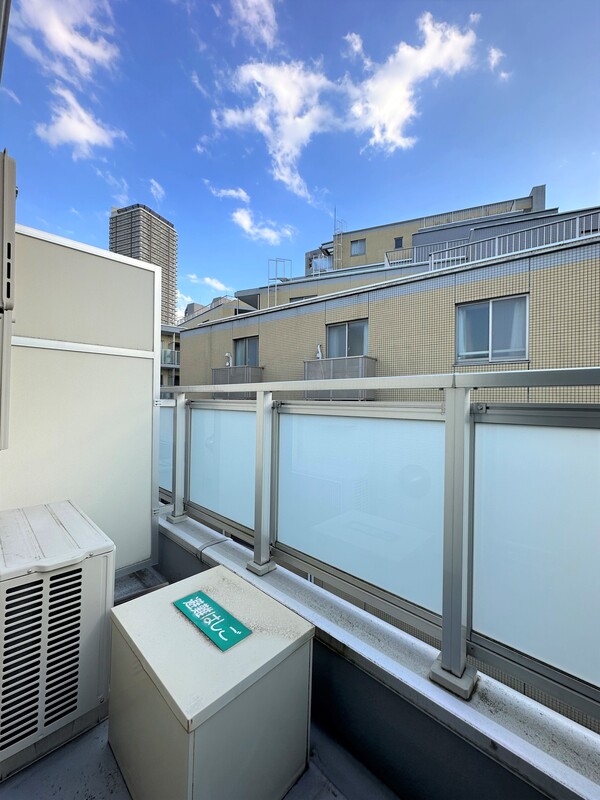 13/23 バルコニー