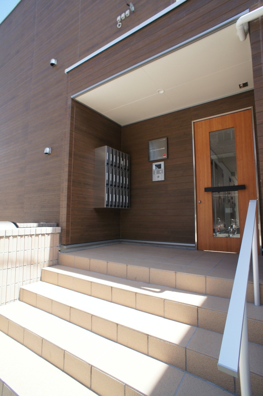 19/19 エントランス