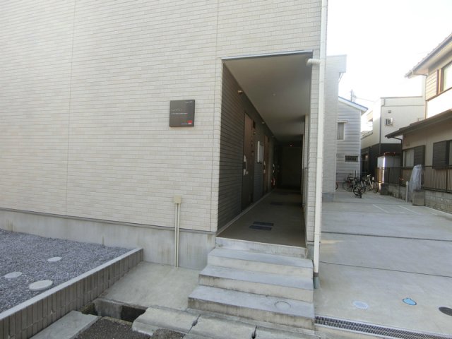 13/14 エントランス