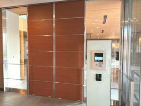 2/2 エントランス