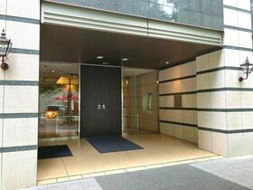 16/16 エントランス