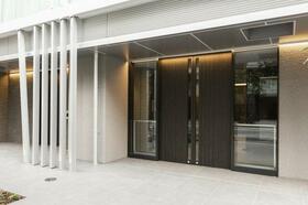 14/14 エントランス