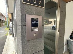 2/2 エントランス