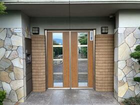 17/17 エントランス