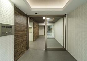 15/16 エントランス