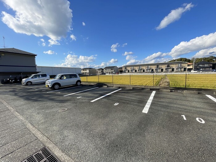 14/17 駐車場