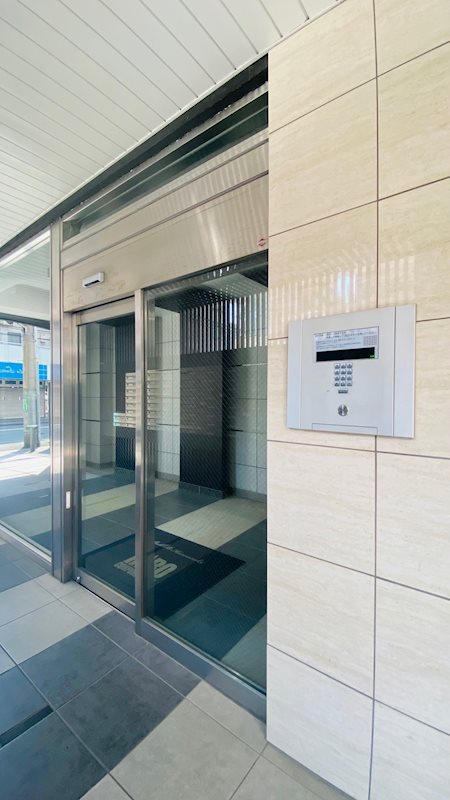 20/20 エントランス