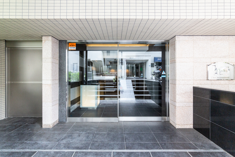 2/2 エントランス