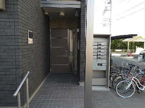 2/2 エントランス