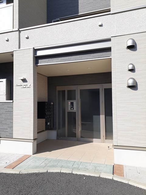 14/20 エントランス