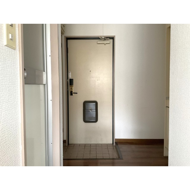 13/22 玄関