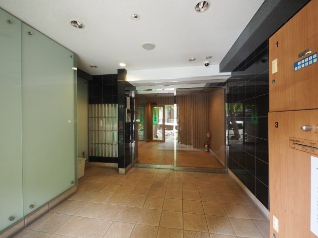 17/18 エントランス