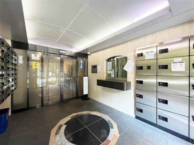 14/25 エントランス