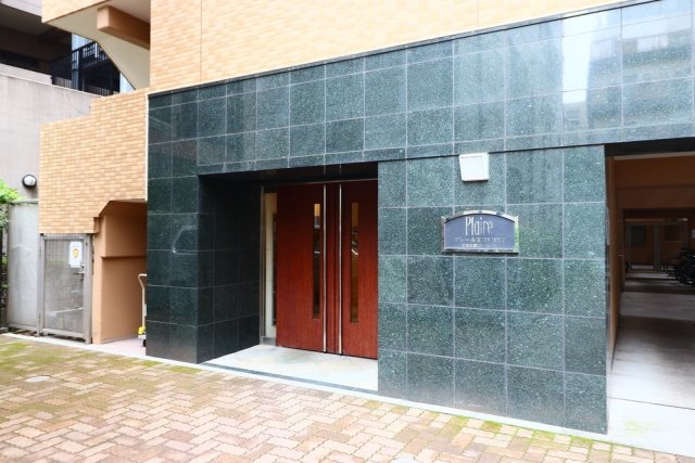 24/27 エントランス