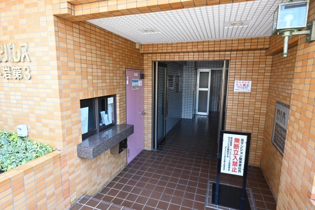 2/4 エントランス