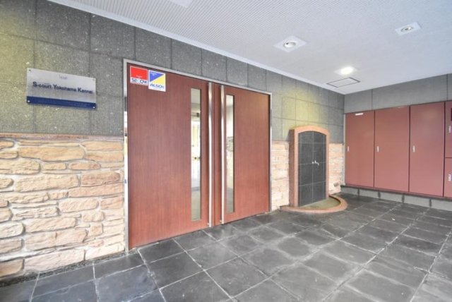 22/30 エントランス