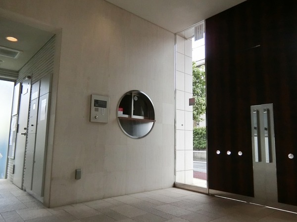 14/14 エントランス