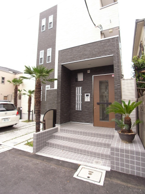 14/16 エントランス