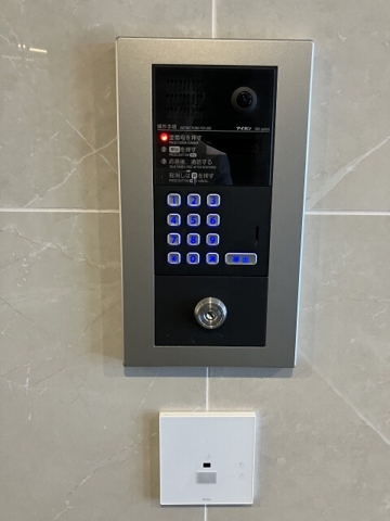 18/29 エントランス