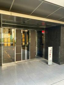 16/16 エントランス