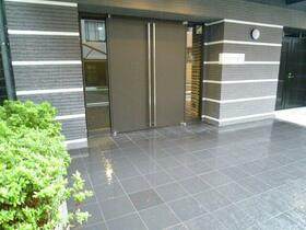 16/16 エントランス